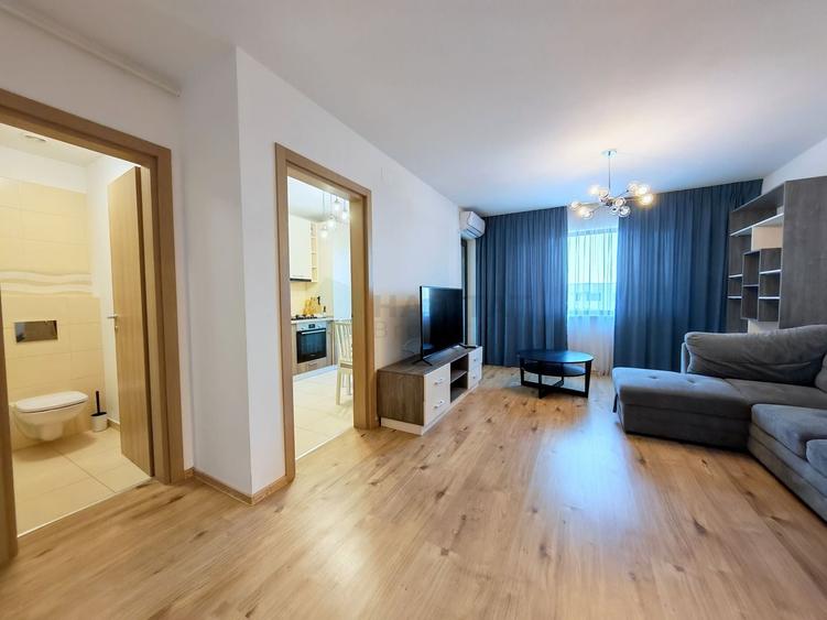 Apartament cu 3 camere decomandat, mobilat în Băneasa