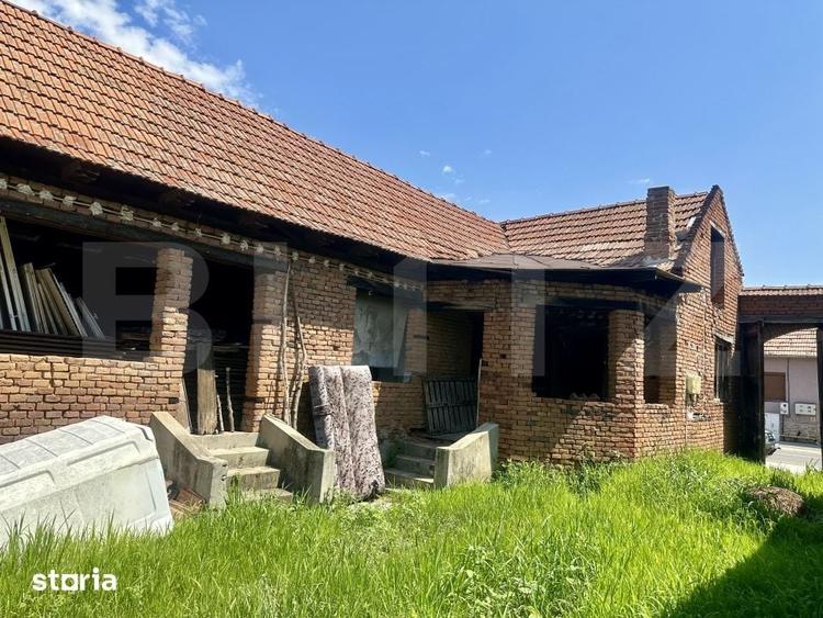 Casă cu 4 camere cu Teren 1200 Mp în Central