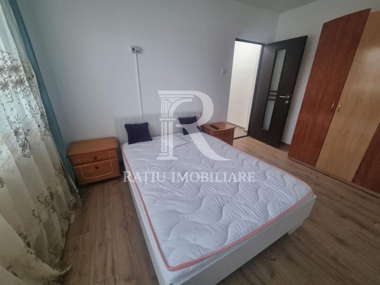 Apartament cu 2 camere semidecomandat, mobilat în Gojdu