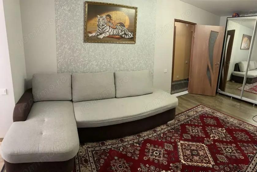 Garsonieră decomandată în Titan