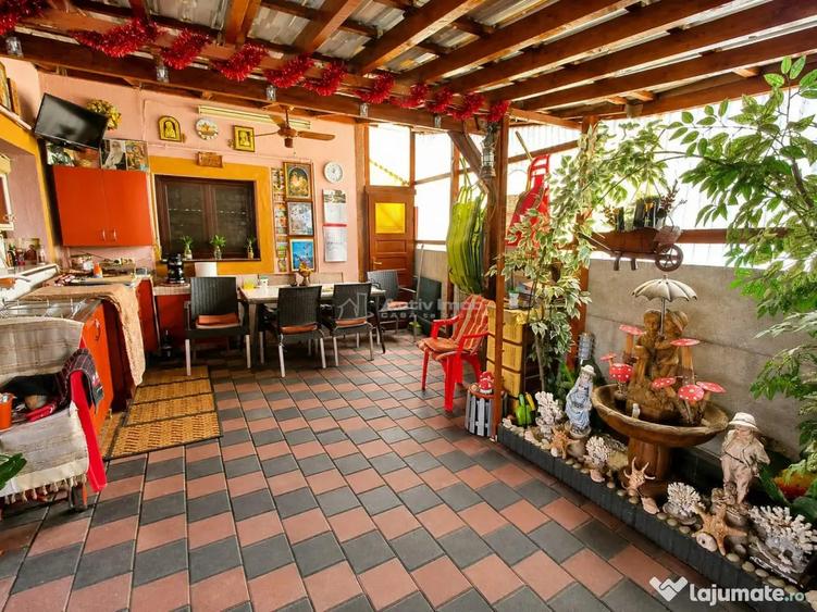 Casă cu 6 camere cu Teren 250 Mp în Central