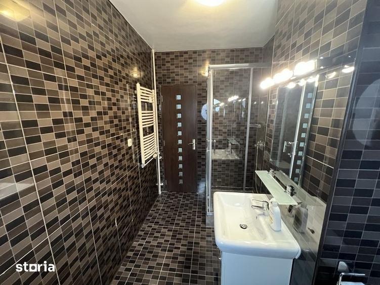 Garsonieră decomandată în Vest