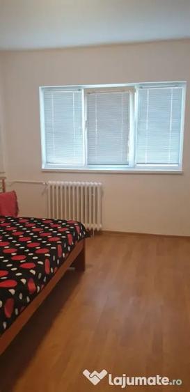 Apartament cu 2 camere decomandat în Tei