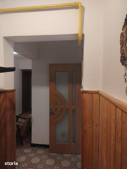 Apartament cu 3 camere decomandat în Cornișa