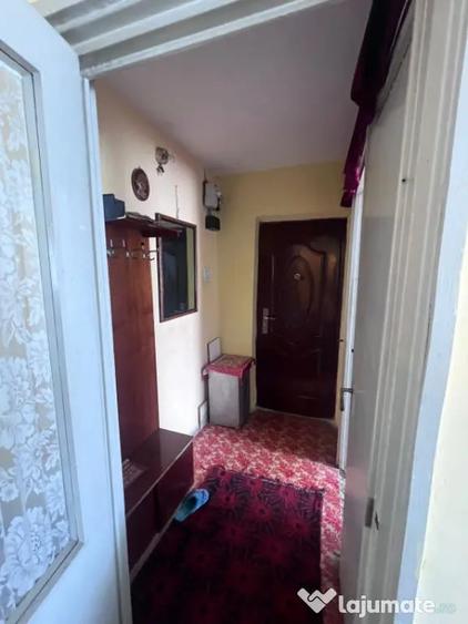 Garsonieră semidecomandată în Craiovița Nouă