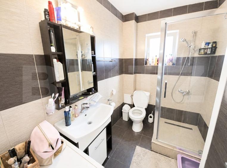 Apartament cu 2 camere semidecomandat, mobilat în Independenței