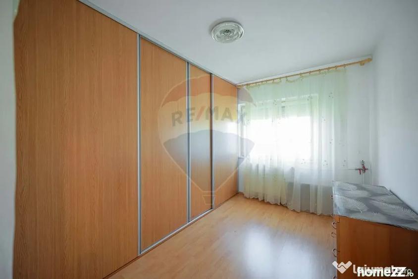 Apartament cu 3 camere decomandat în Dacia
