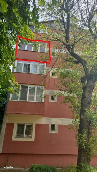 Apartament cu 4 camere decomandat în Micro 16