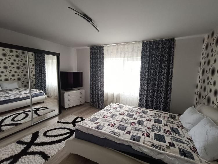 Casă individuală cu 3 camere cu Teren 1708 Mp în Ampoița