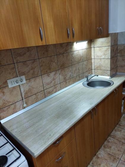 Apartament cu 2 camere semidecomandat în Gara de Nord