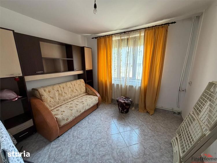Apartament cu 3 camere decomandat în Sud