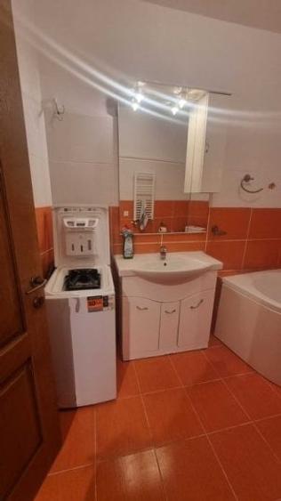 Apartament cu 2 camere decomandat, mobilat în Vitan