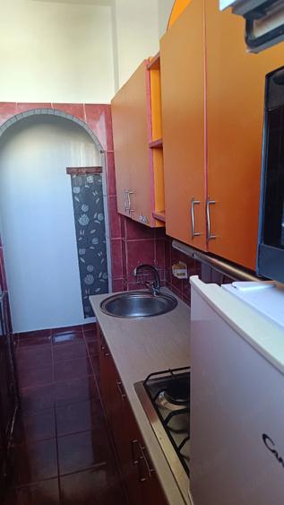 Proprietar inchiriez garsoniera decomandata la Podul Grant, metrou Basarab, zona gara de nord - 3