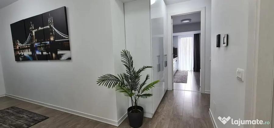 Apartament cu 3 camere decomandat în Aviației