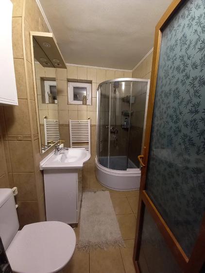 Apartament cu 3 camere decomandat în Obor