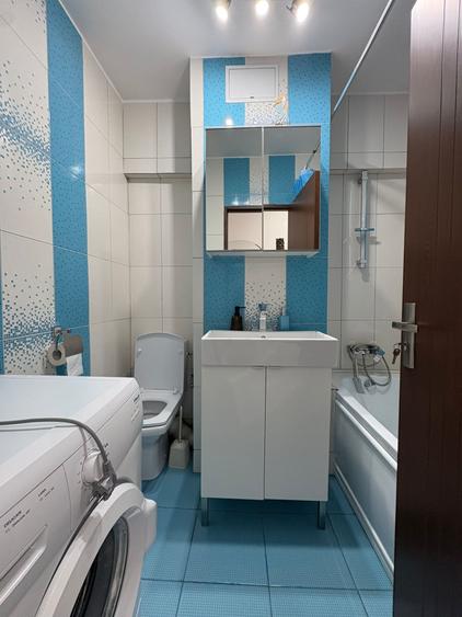 Apartament cu 3 camere semidecomandat, mobilat în Lujerului