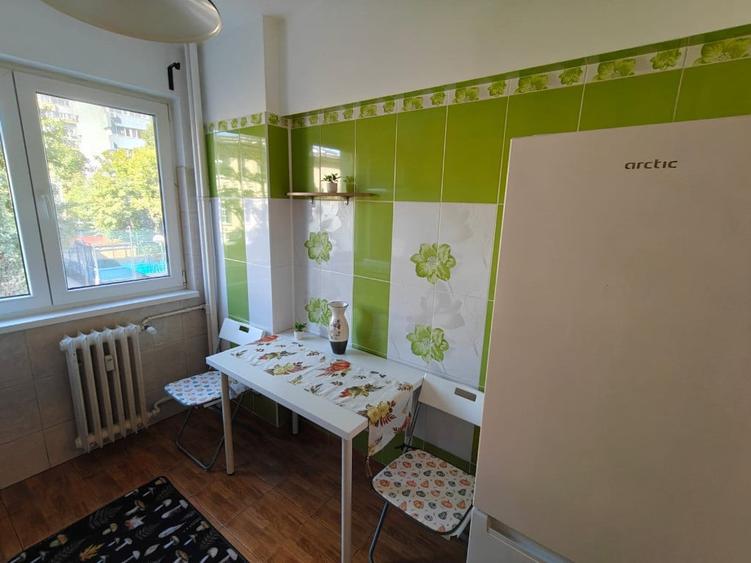 Apartament cu 2 camere semidecomandat în Jiului