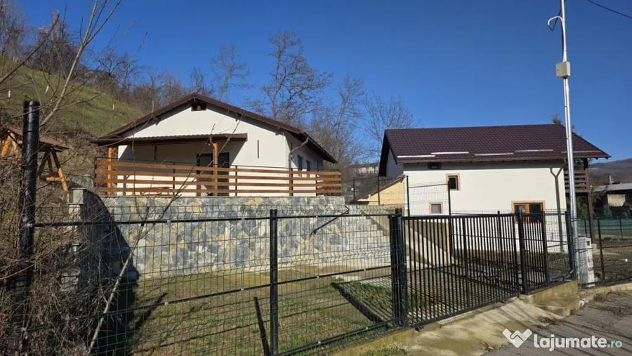 Casă cu 3 camere cu Teren 1890 Mp în Central