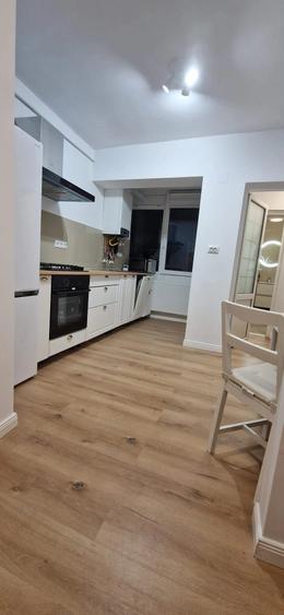 Apartament cu 2 camere decomandat în Cornișa