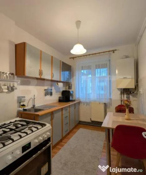 Apartament cu 2 camere semidecomandat în Aleea Trandafirilor