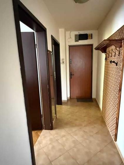 Apartament cu 3 camere decomandat în Gemenii