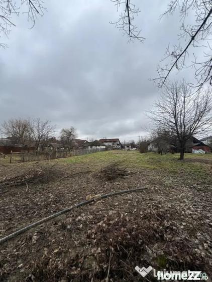 Teren de 1500 mp, în Hotvon
