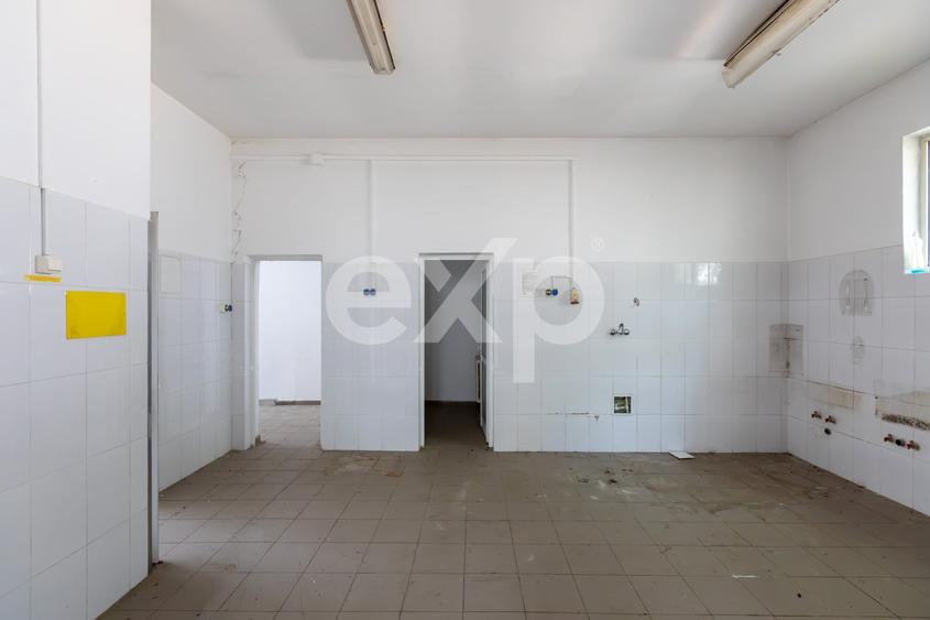 Spațiu comercial, de 840 mp, în CFR