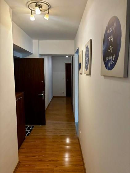 Apartament cu 3 camere decomandat, mobilat în Berceni