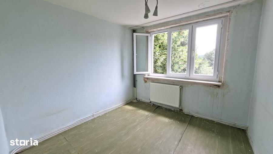 Apartament 4 camere Nord ,Etaj 3 la Poarta Scolii nr 14 - 2