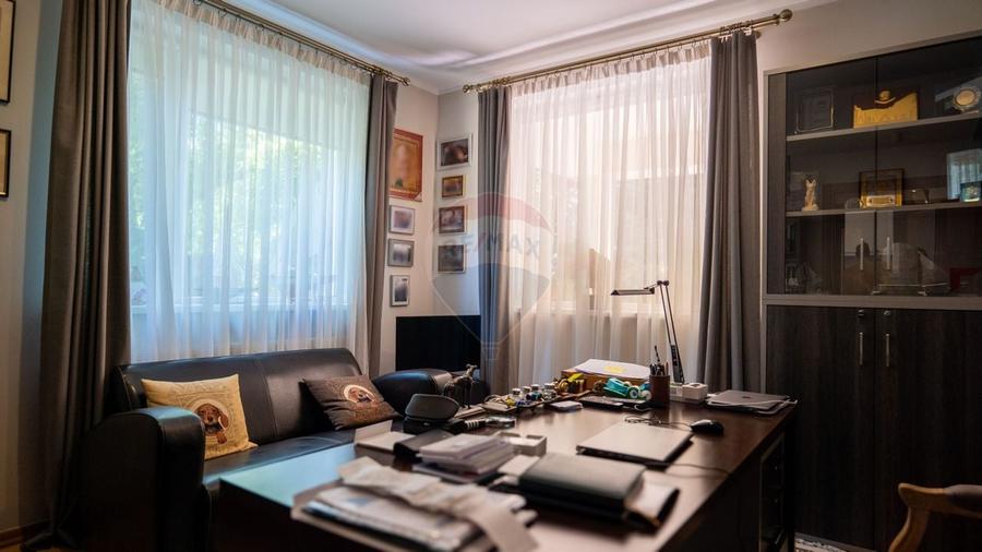 Casă individuală cu 5 camere cu Teren 530 Mp în Săftica