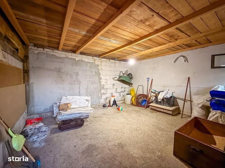 Casă cu 4 camere cu Teren 1318 Mp în Vad