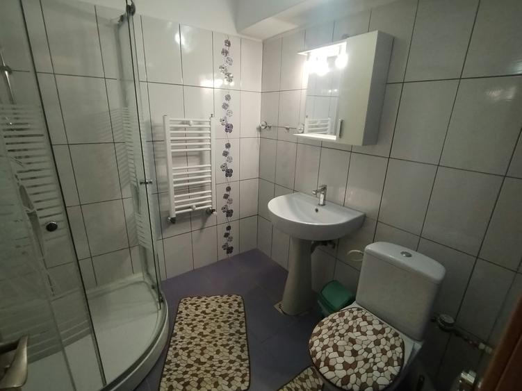 Apartament cu 2 camere decomandat în Centru Civic