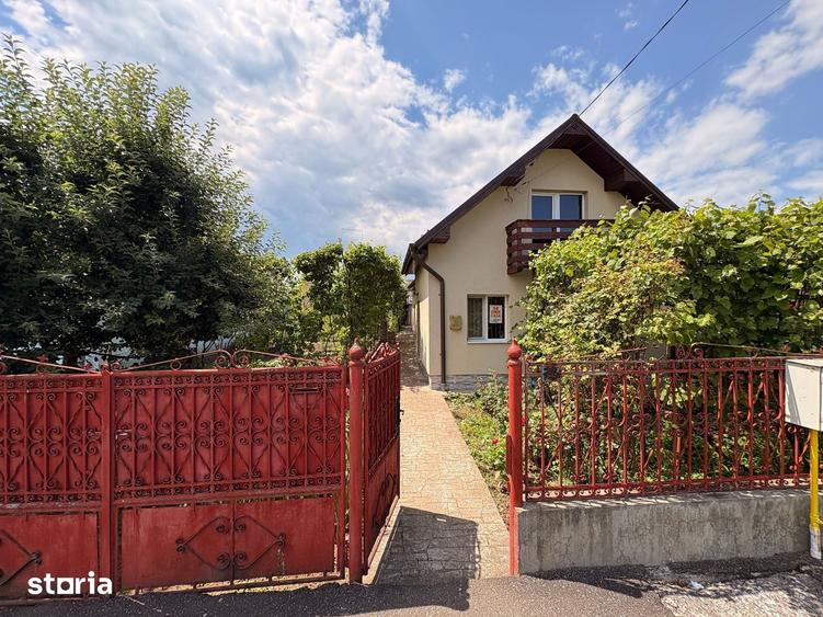 Casă cu 3 camere cu Teren 528 Mp în Central