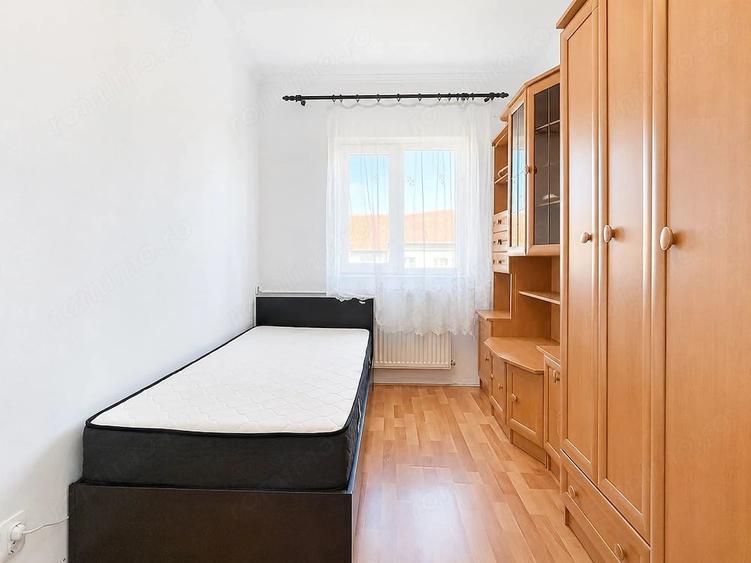 Apartament cu 3 camere decomandat în Lipovei