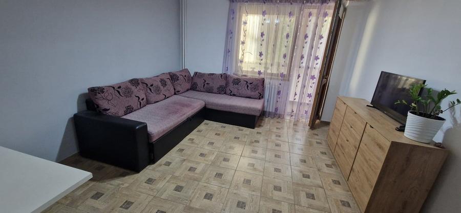 Apartament cu 3 camere decomandat, mobilat în Ultracentral
