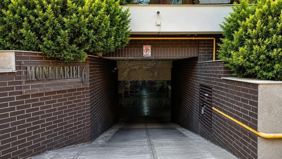 Apartament cu 3 camere decomandat, mobilat în Victoriei