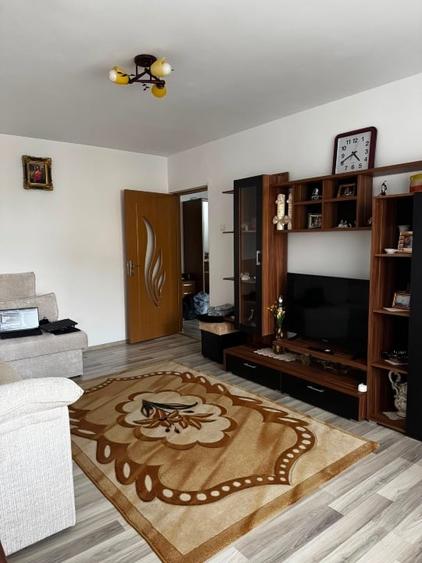 Apartament cu 2 camere decomandat, mobilat în Micro 11