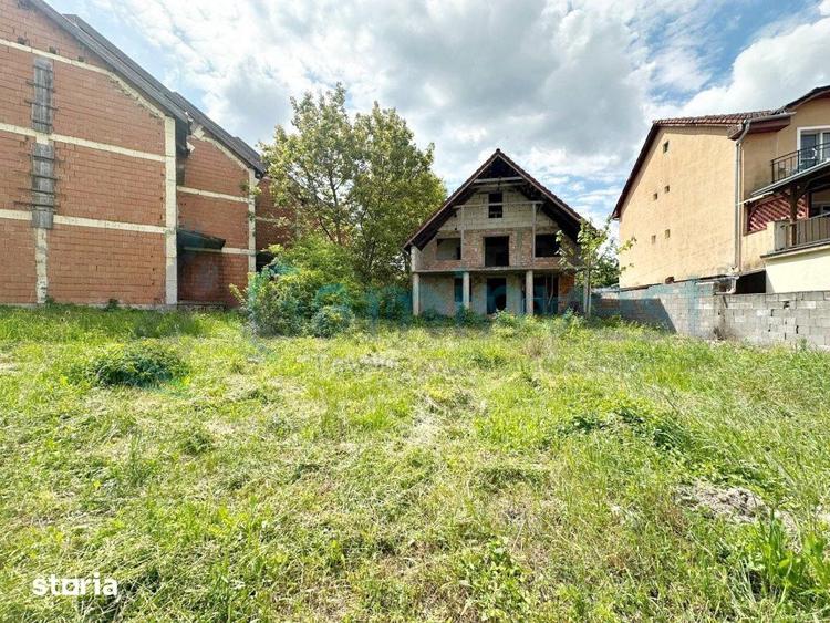 Casă cu 5 camere cu Teren 1449 Mp în Sânmartin