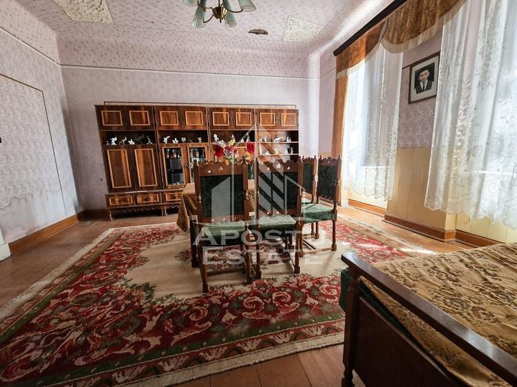 Casă individuală cu 6 camere cu Canalizare în Pesac