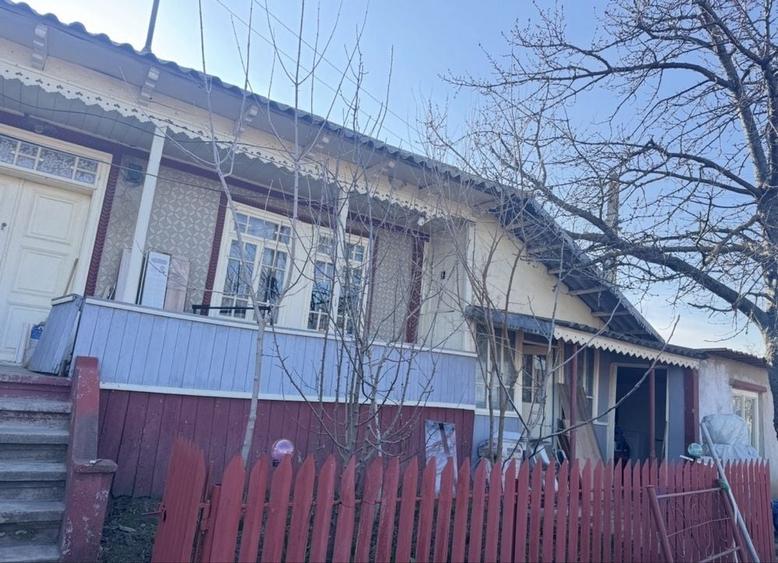 Casă cu 4 camere în Cavadinești