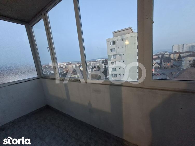 Apartament cu 2 camere semidecomandat, mobilat în Mihai Viteazul