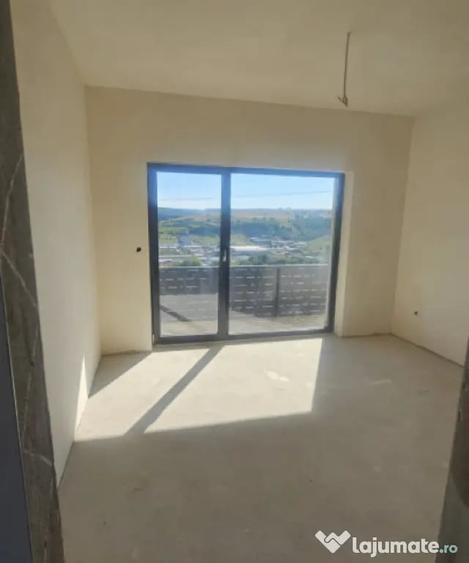 Apartament cu 2 camere decomandat în Baciu