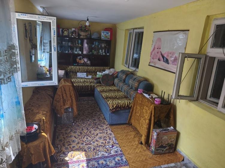 Casă cu 4 camere în Ologeni