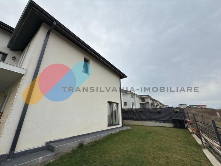 Duplex cu 4 camere cu Canalizare în Dezmir