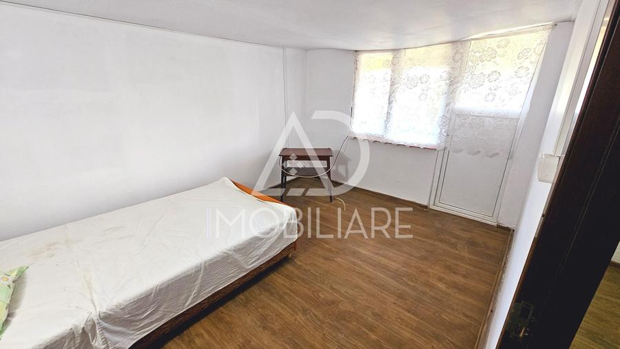 Casă individuală cu 6 camere cu Teren 3778 Mp în 9 Mai
