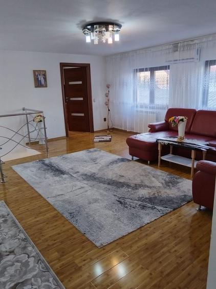 Casă cu 4 camere în Central