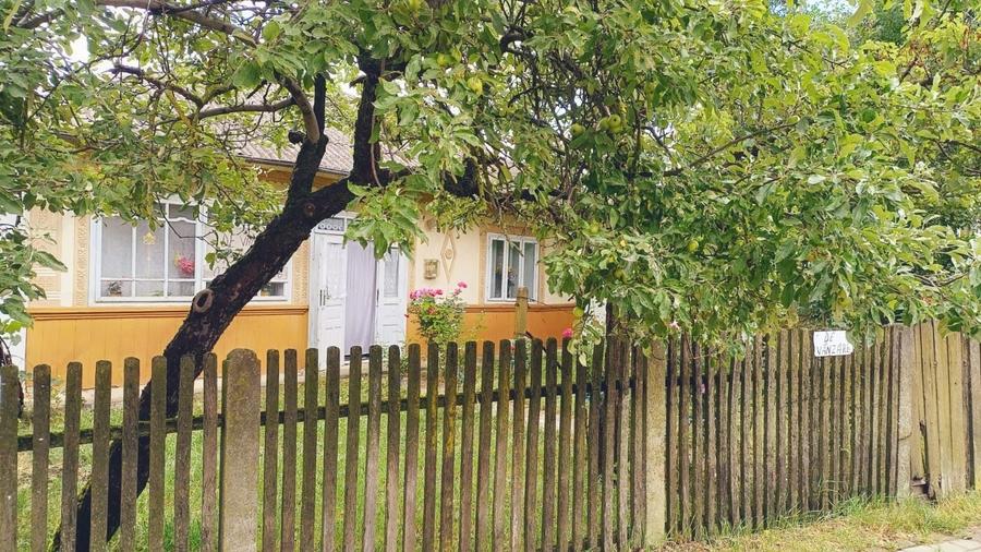 Casă cu 3 camere cu Teren 4000 Mp în Lișna