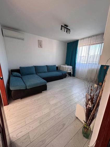 Apartament cu 3 camere semidecomandat în 9 Mai
