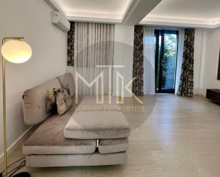 Duplex cu 5 camere cu Canalizare în Sisești