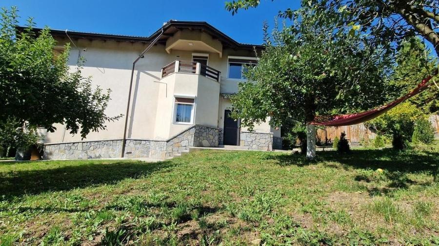 Casă individuală cu 6 camere cu Canalizare în Provița de Jos